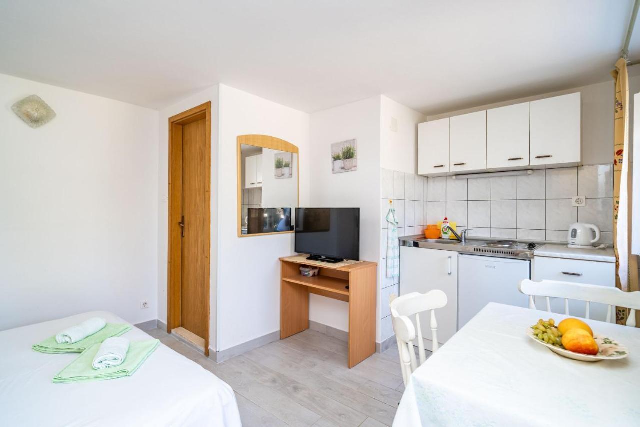 Apartments Lidija Zaton  Exterior photo